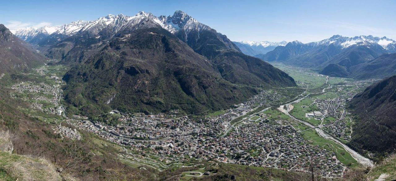 Sofi Apartment Chiavenna Bagian luar foto