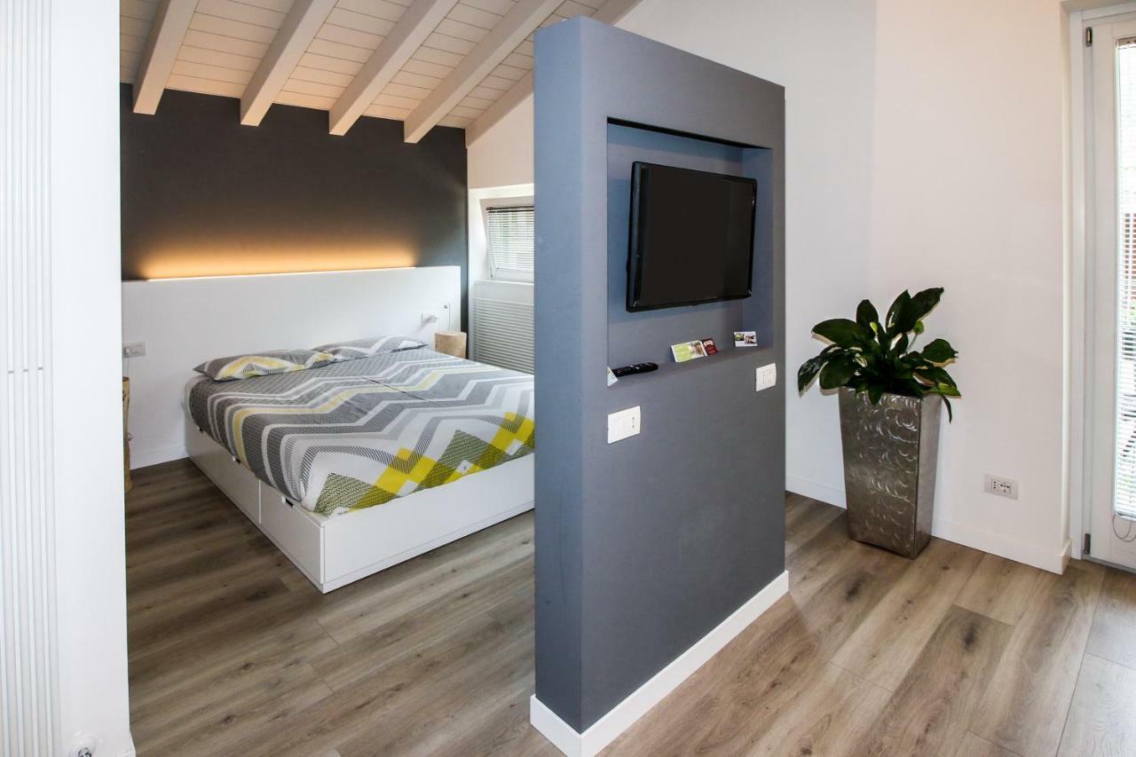 Sofi Apartment Chiavenna Bagian luar foto