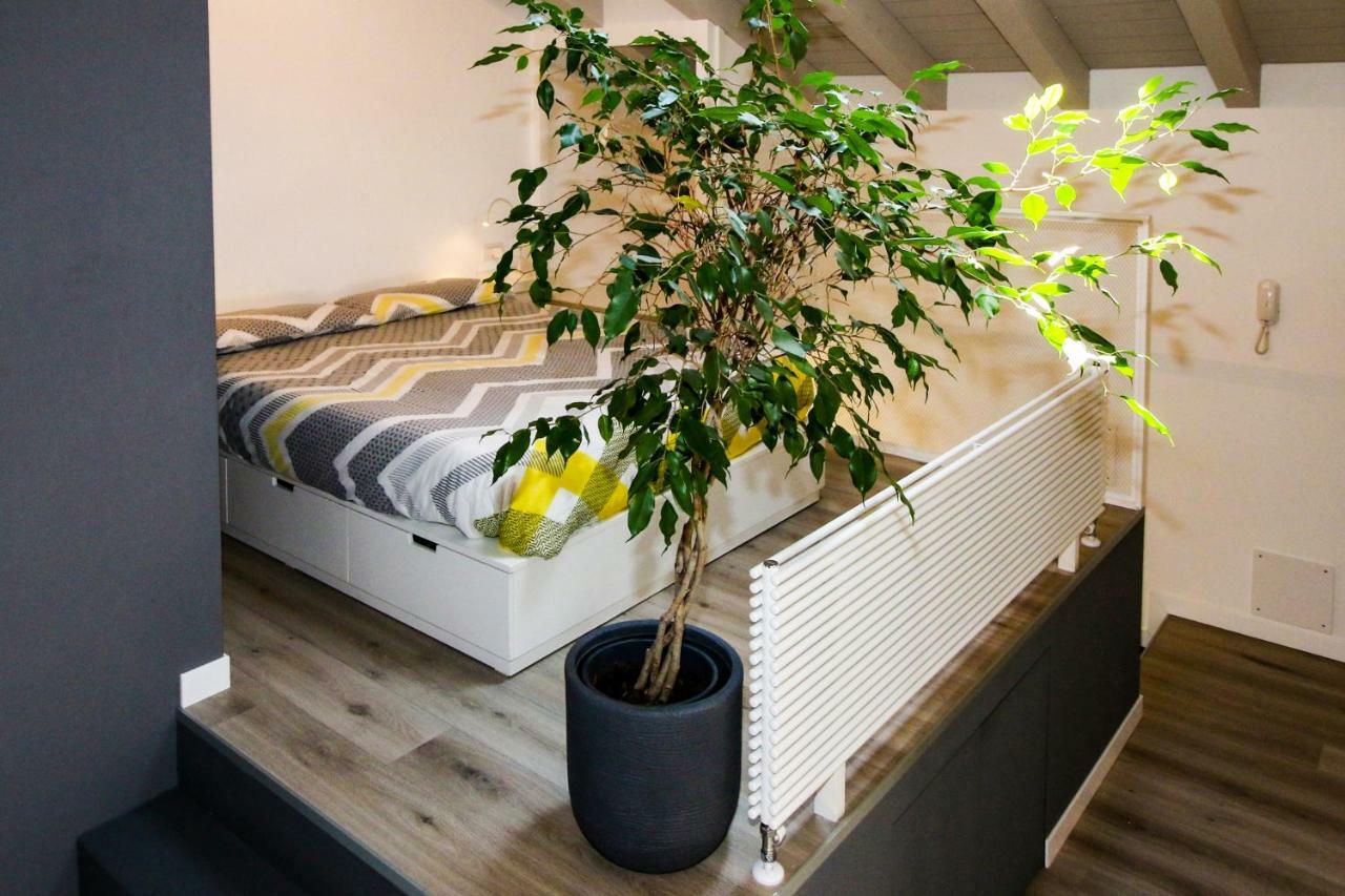 Sofi Apartment Chiavenna Bagian luar foto